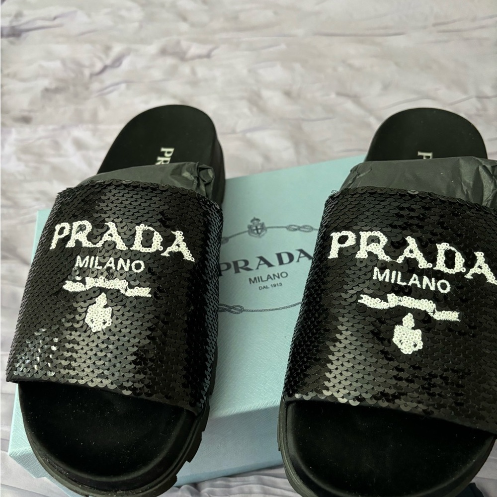 Prada slides - Picture 11 of 11